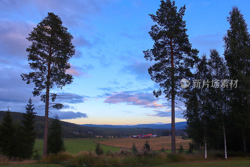 美丽的夜空和ladscape风景，Jarvso, Ljusdal市